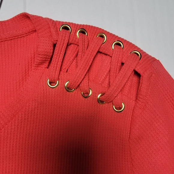 NWT! Michael Kors Lace Up Shoulder Thermal Top - Picture 4 of 12